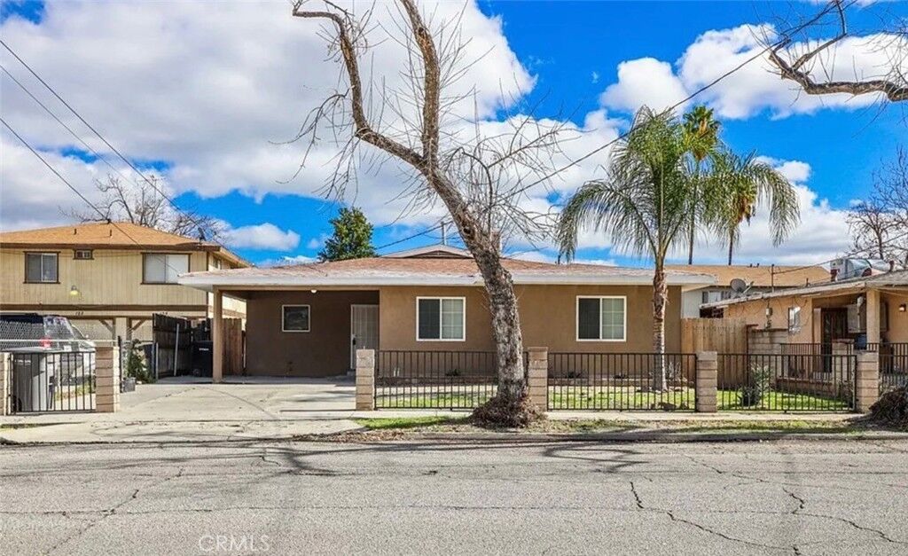 Property Photo:  127 S San Jacinto Avenue  CA 92583 