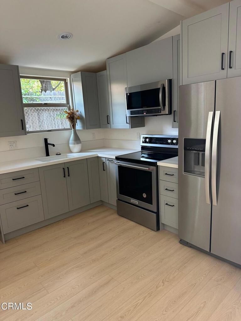 Property Photo:  530 1/2 Thompson Drive  CA 91104 