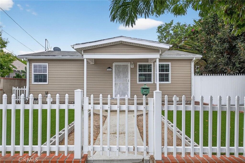 Property Photo:  2276 NW Del Amo Blvd  CA 90501 