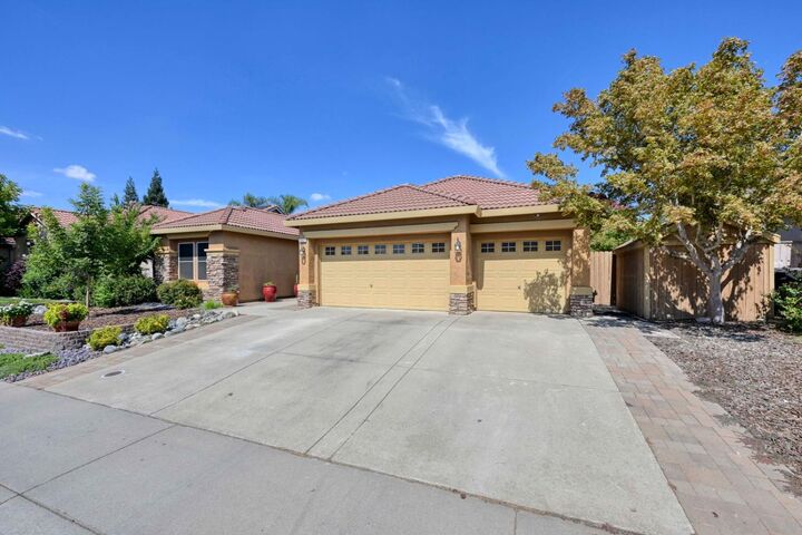 Property Photo:  2057 Shropshire  CA 95747 