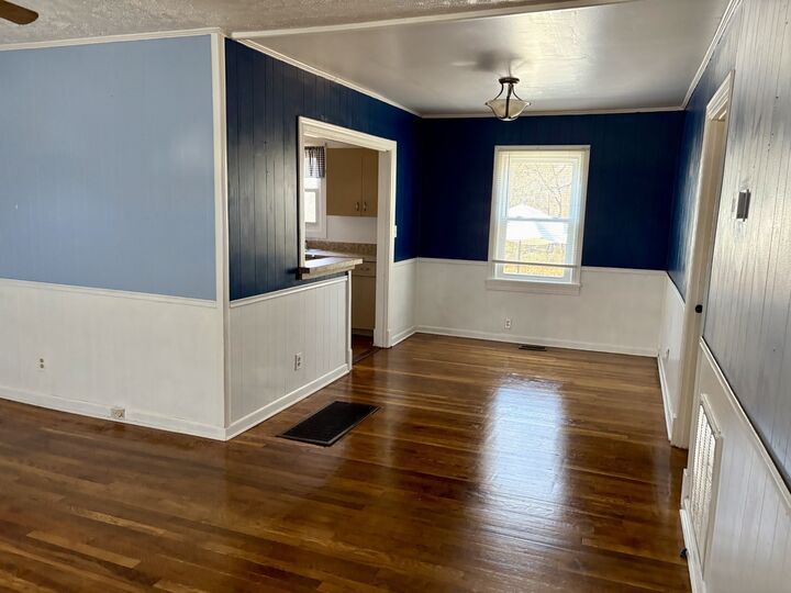 Property Photo: 204 S Hillcrest Dr TN 37160