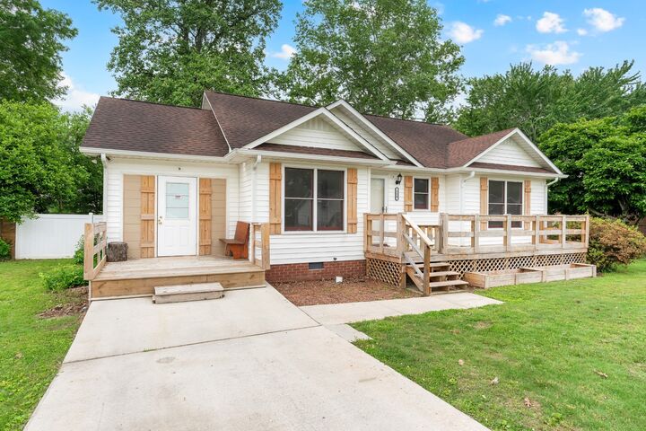 Property Photo: 114 Bradbury Ct TN 37388