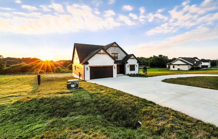 Property Photo:  230 Hall Ct  TN 37010 