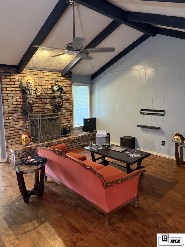 Property Photo:  2104 Greenbriar Drive  LA 71270 