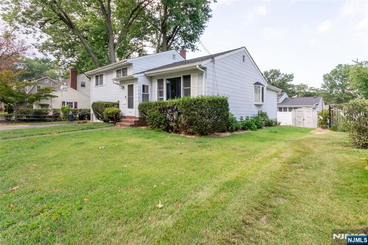 Property Photo:  200 E Linden Avenue  NJ 07628 