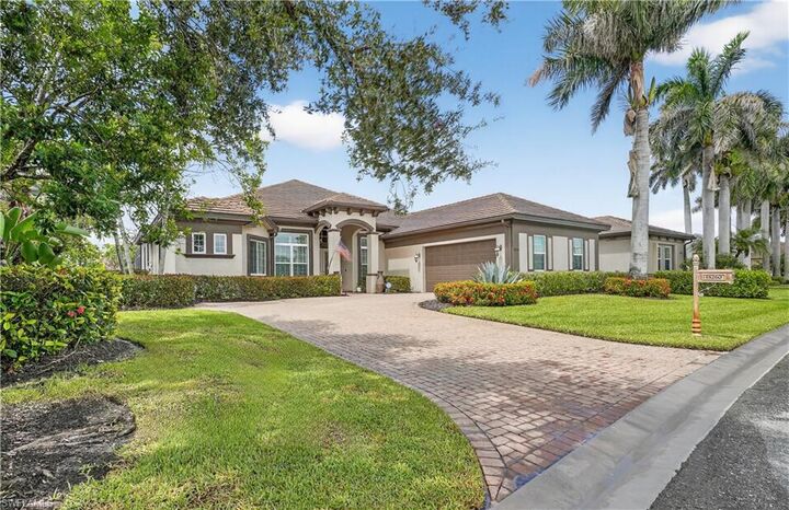 Property Photo: 18260 Creekside View Dr FL 33908