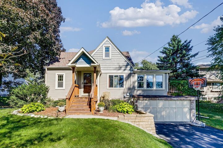 417 W Horseshoe Drive  Shoreview MN 55126 photo