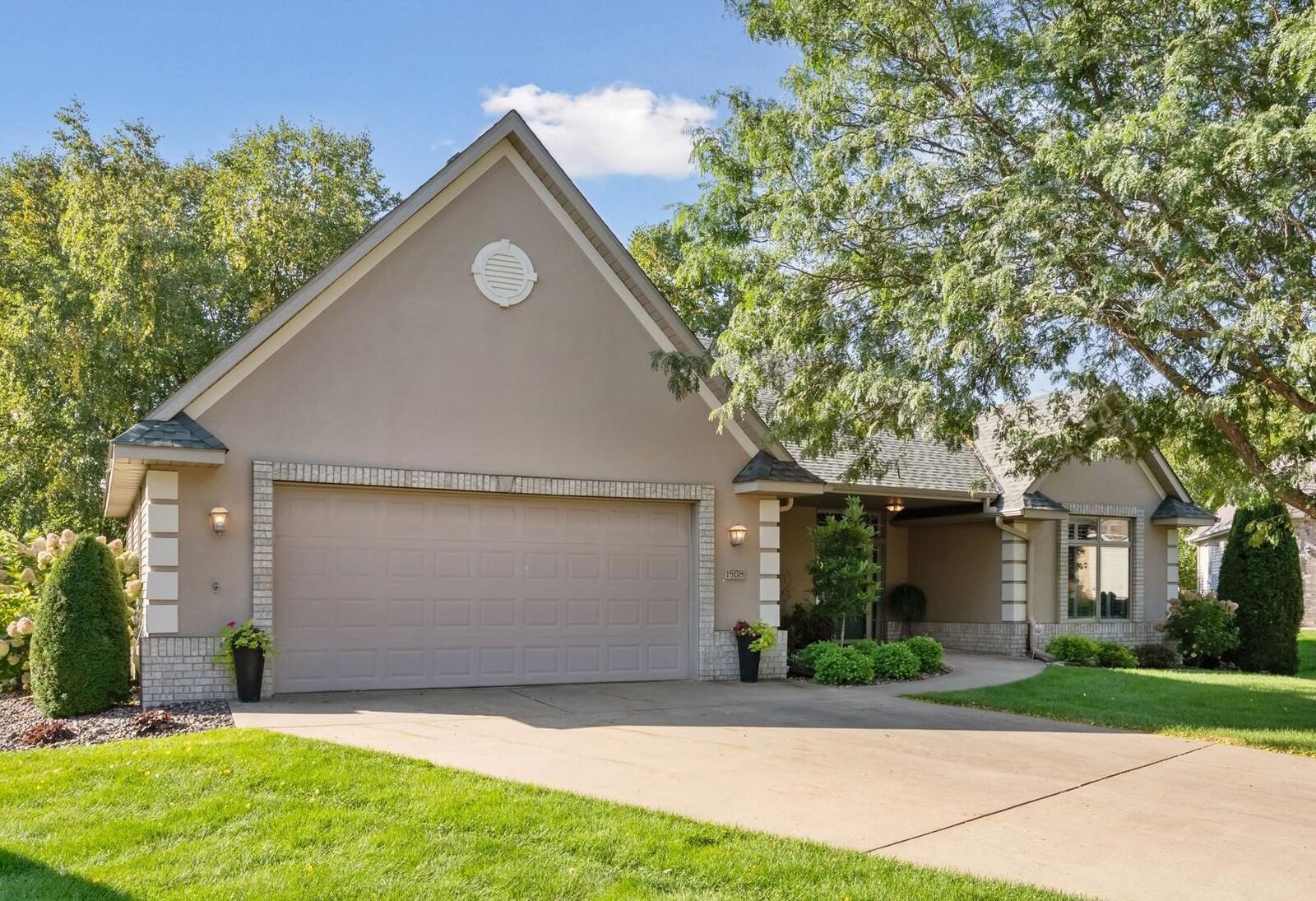 Property Photo:  1508 Highland Trail  MN 56301 
