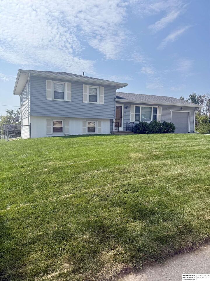 Property Photo:  1734 N 110th Avenue  NE 68154 