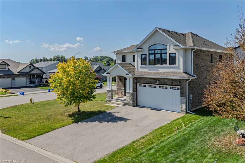 Property Photo:  2 Sedge Avenue  ON N3Y 0E1 