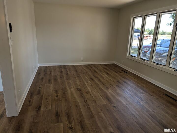 Property Photo: 515 S 6th Street IL 62932