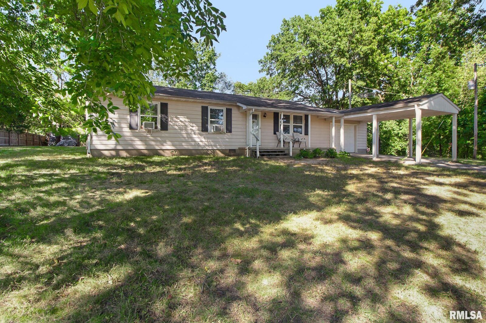 Property Photo: 16042 Ralls Grove Road IL 62922