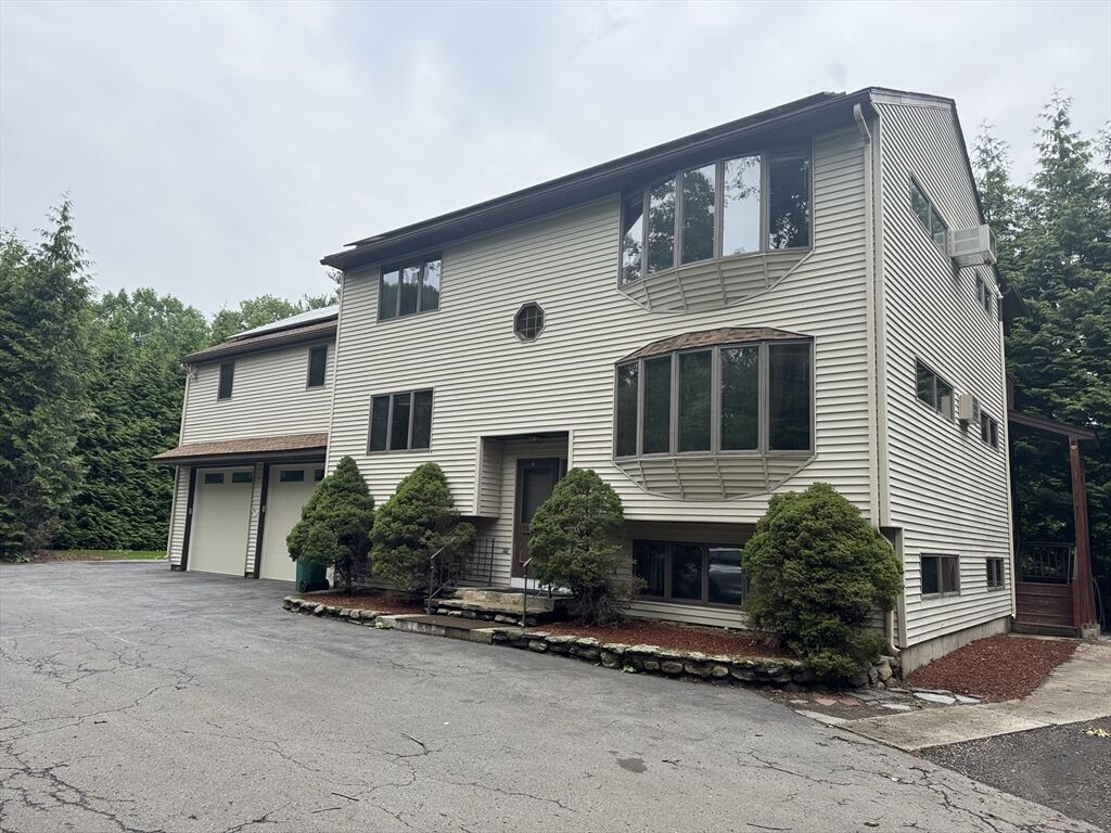 Property Photo:  271 Wanoosnoc Rd 2  MA 01420 
