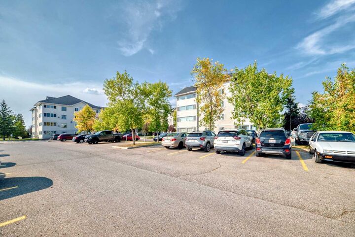 Property Photo:  6224 17 Avenue SE 2205  AB T2A 7X8 