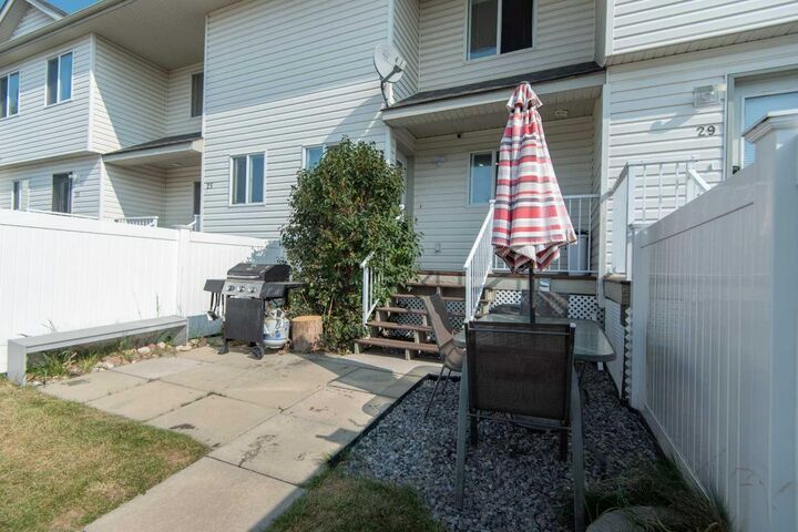 Property Photo:  33 Donlevy Avenue 27  AB T4R 3B6 
