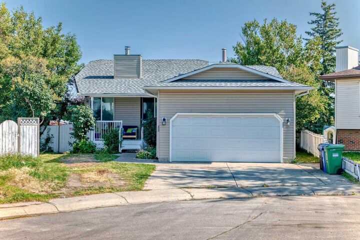 48 Fallingworth Court NE  Calgary AB T3J 1G4 photo