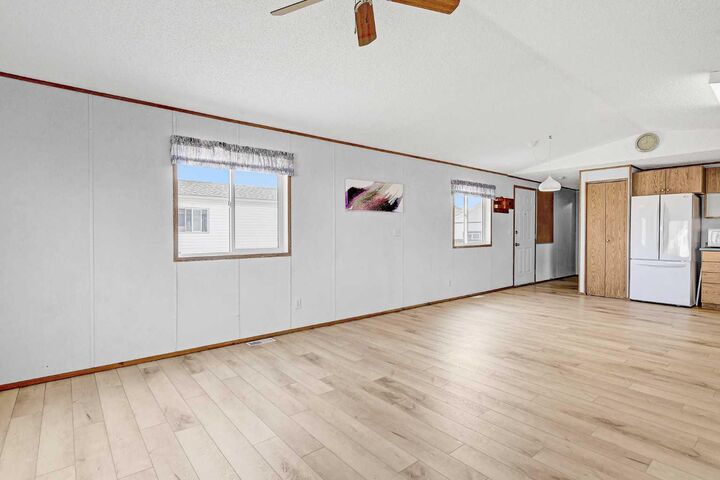 Property Photo:  9709 108 Avenue  AB T8X 5E4 