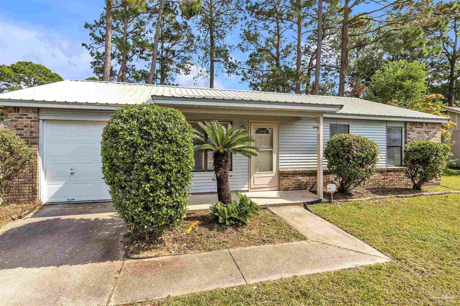 Property Photo:  7823 Montego Dr  FL 32506 