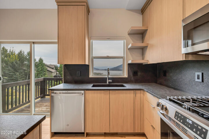 Property Photo: 198 E Keetly Cl Circle UT 84032