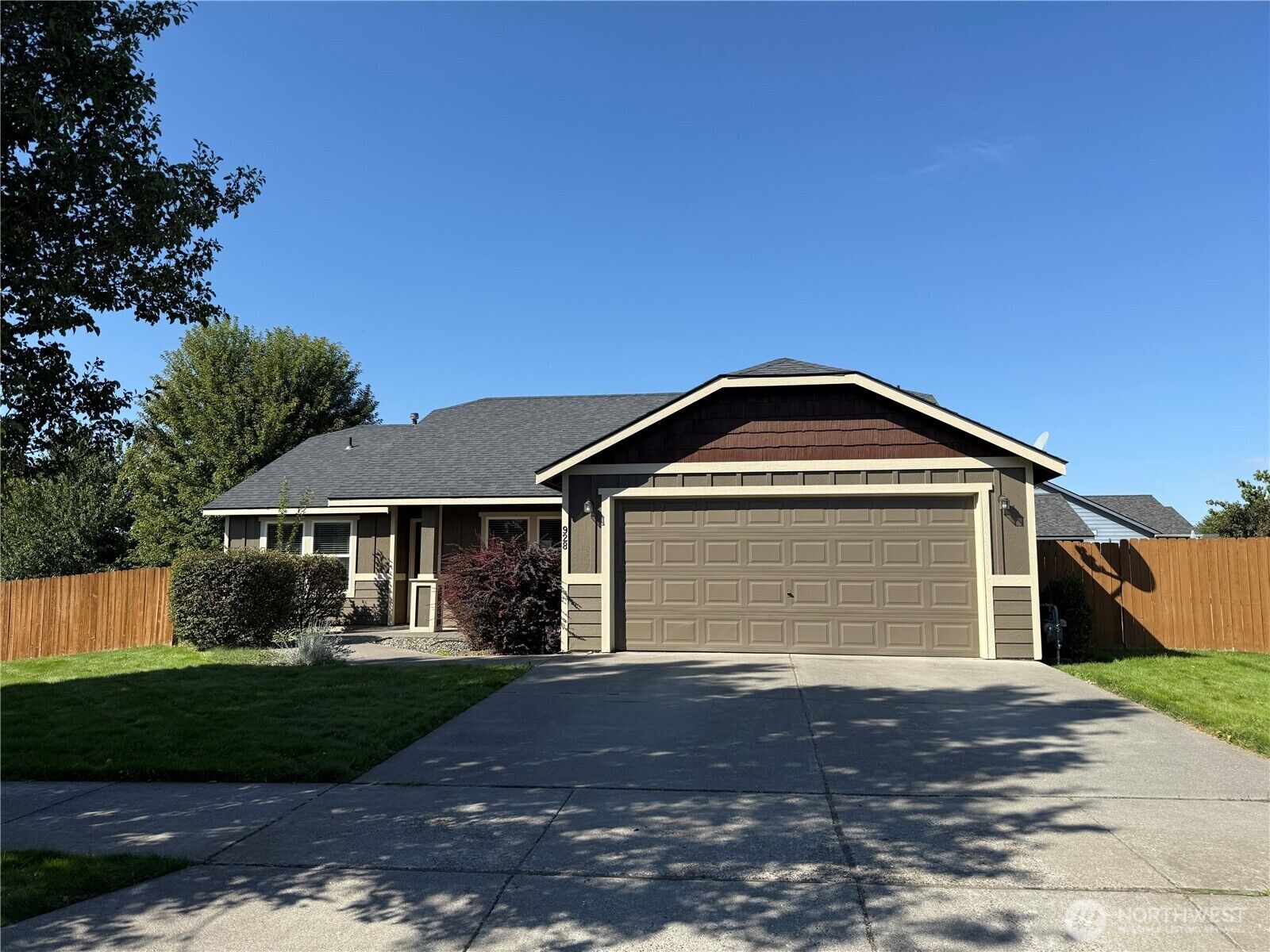 Property Photo:  928  Highland Road  WA 99362 