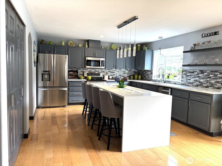 Property Photo:  216  Kendall Street NE  WA 98360 