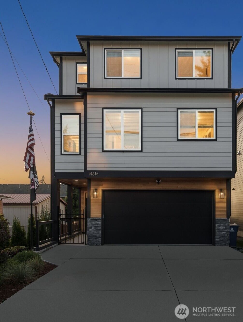 Property Photo:  14816  40th Avenue W 4  WA 98087 