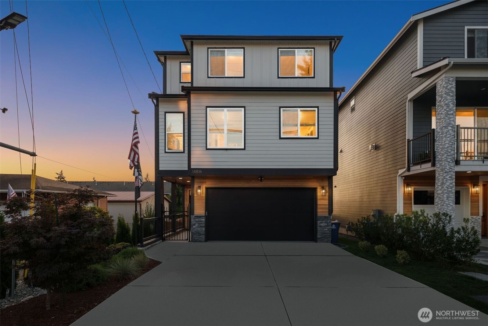 Property Photo:  14816  40th Avenue W 4  WA 98087 