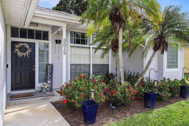 Property Photo: 3519 SE Hyde Circle FL 34984