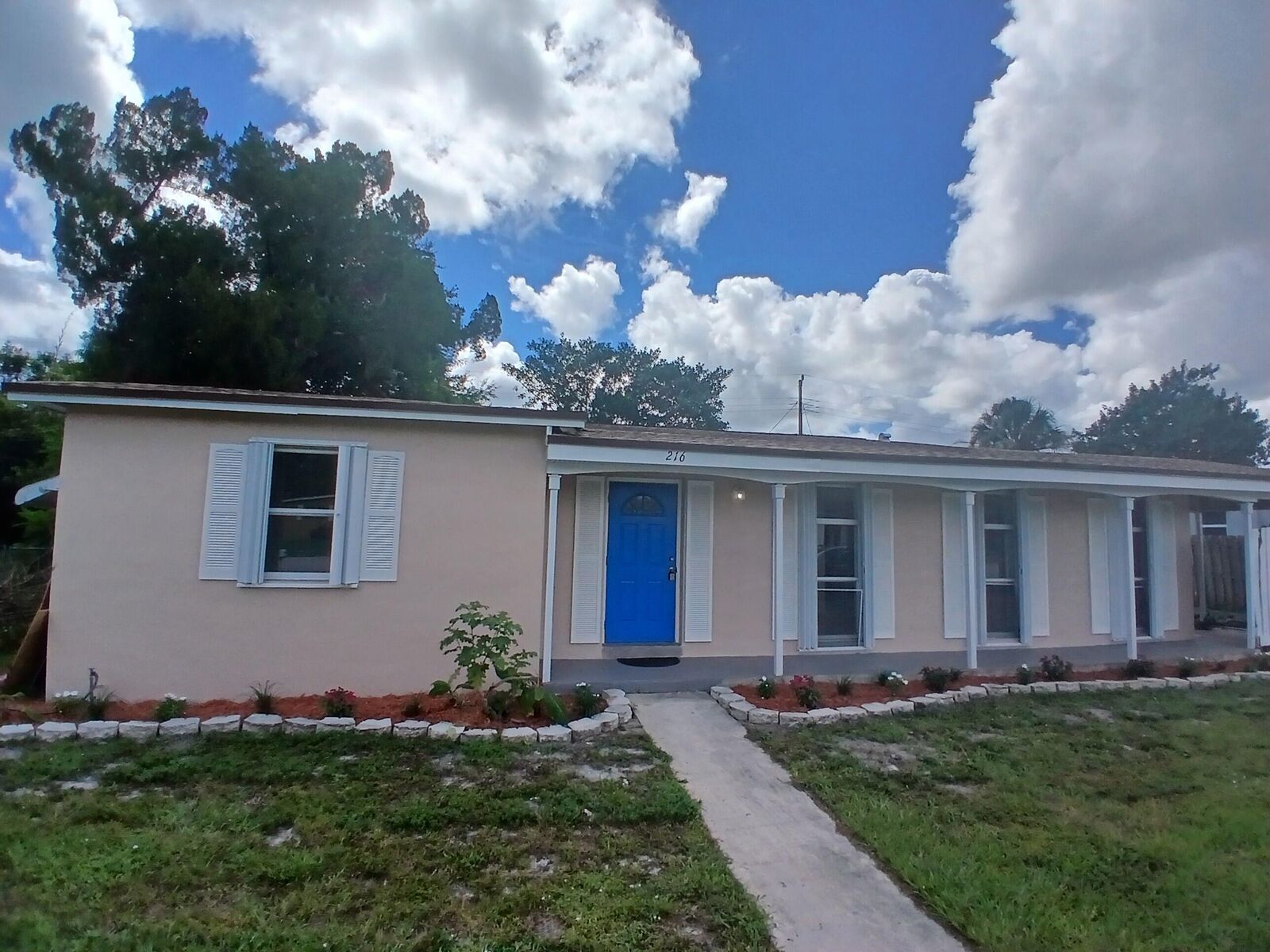 Property Photo:  216 NE Prima Vista Boulevard  FL 34983 