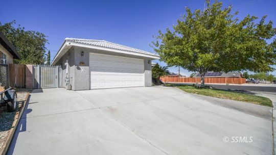 Property Photo:  1301 S McCall St  CA 93555 
