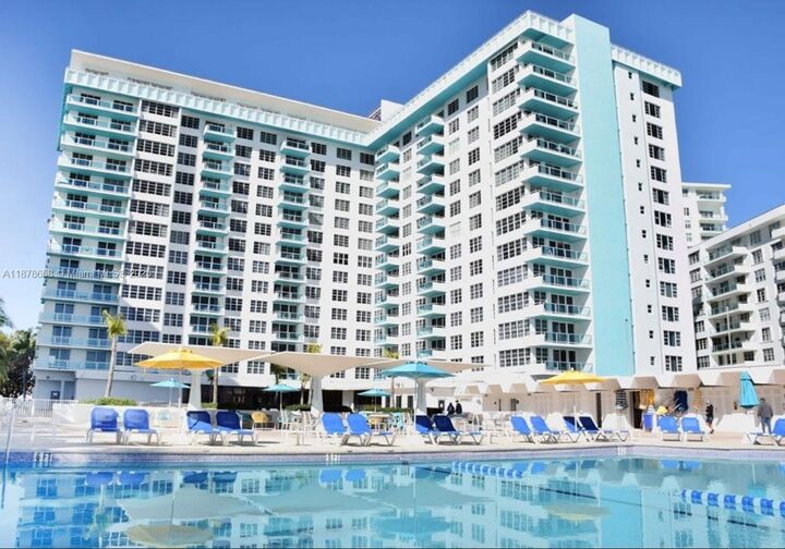 Property Photo:  5101 Collins Ave 14A  FL 33140 