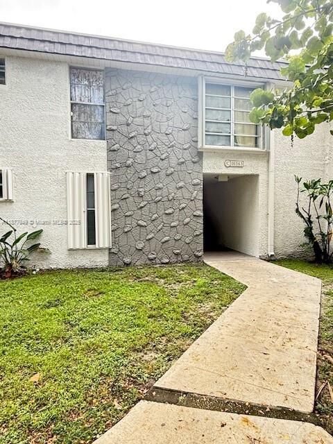 Property Photo: 10363 N Kendall Dr C7 FL 33176