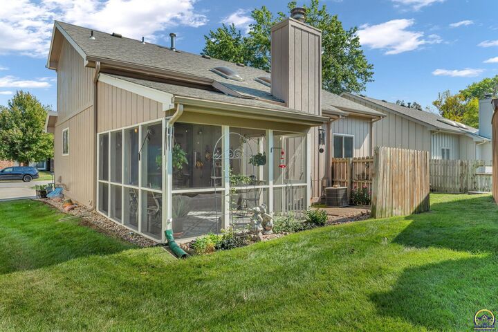 Property Photo:  3019 SW Arrowhead Rd  KS 66614 
