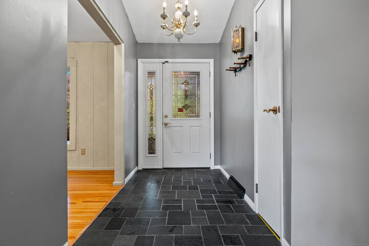 Property Photo:  69 Bamforth Road  CT 06438 