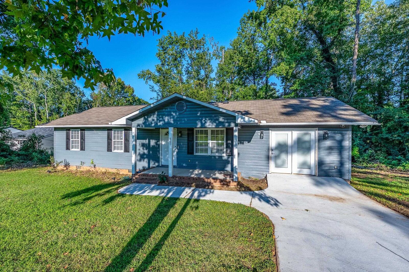 Property Photo: 861 Pinecrest Street SC 29388