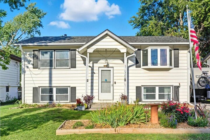 3700 Twin City Drive  Council Bluffs IA 51501 photo