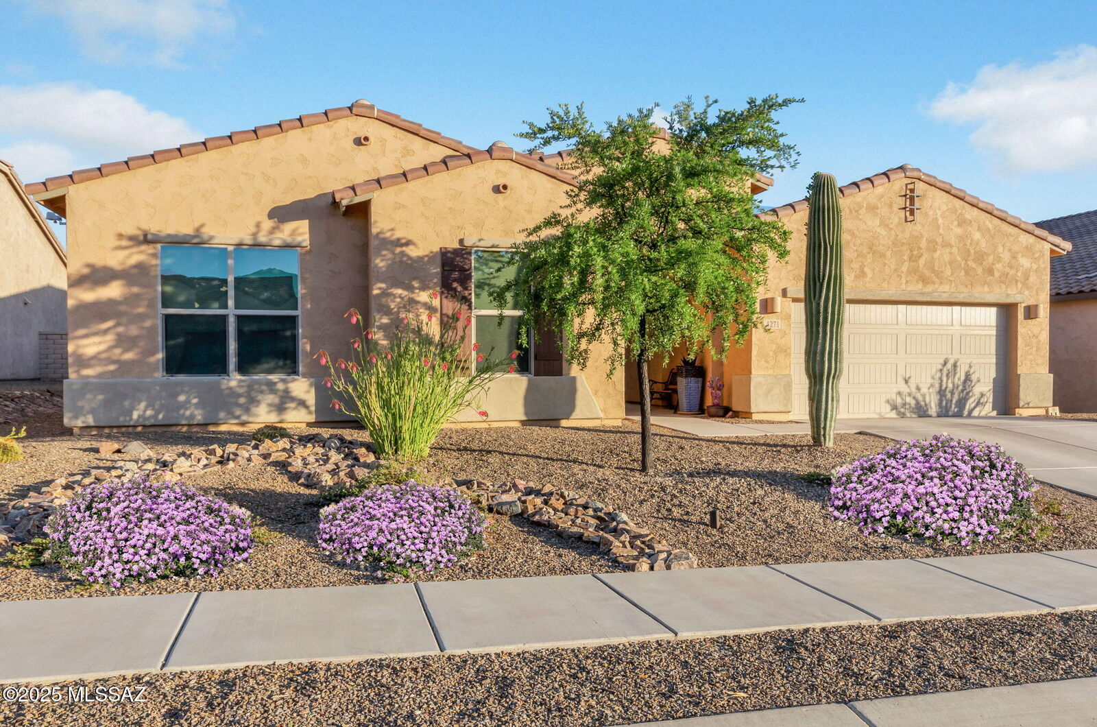 Property Photo: 4271 W Summit Ranch Place AZ 85658