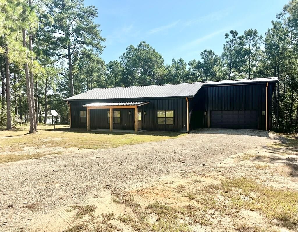 Property Photo:  140 Hilltop Road  GA 31791 