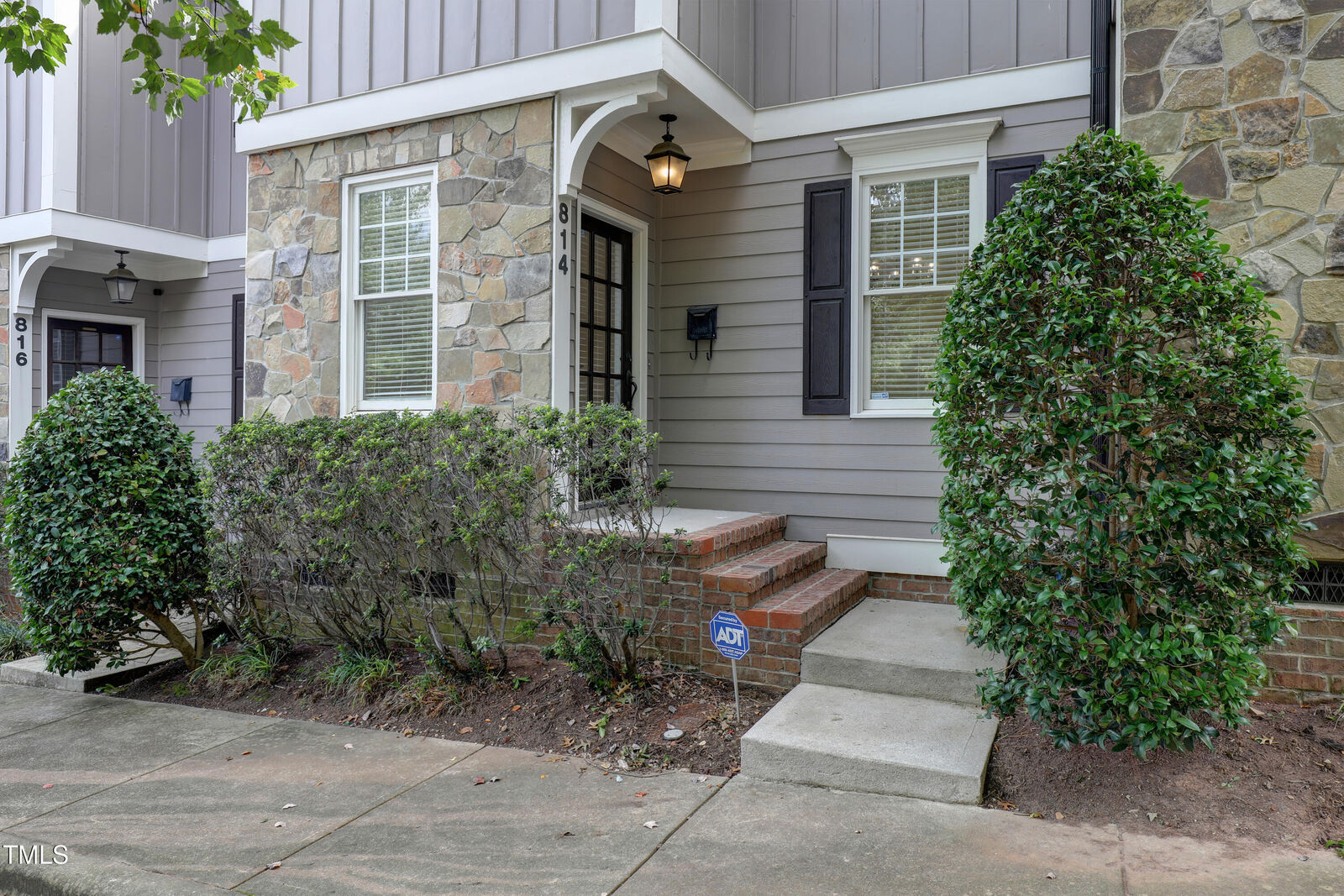 Property Photo: 814 Cotton Exchange Court NC 27608