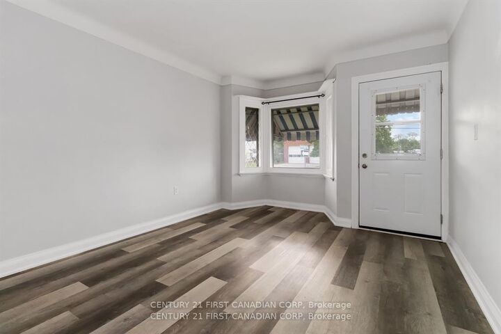 Photo de la propriété:  310 St Paul Avenue  ON N3R 4M8 
