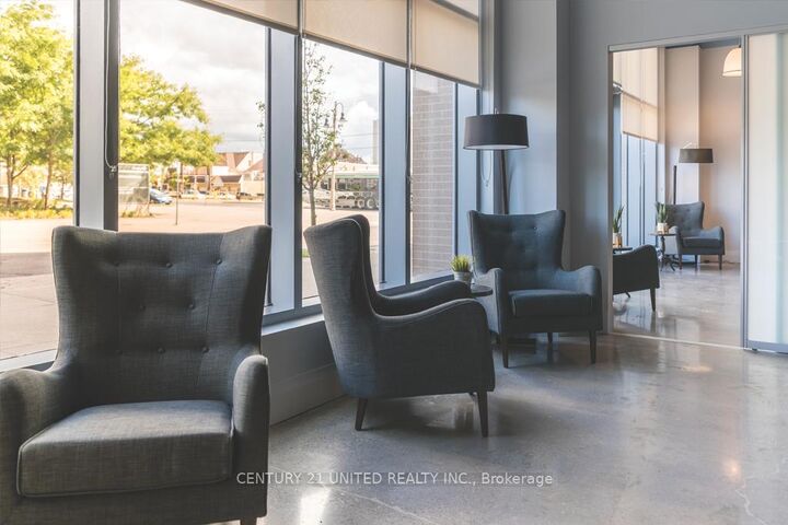 Property Photo:  100 Bond Street E 405  ON L1G 0B7