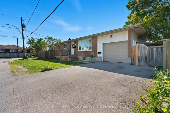 Property Photo:  11 Rockwood Avenue  ON L2P 1E3 