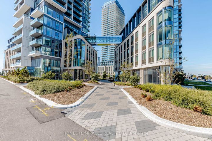 Property Photo:  7890 Jane Street 501  ON L4K 0K9