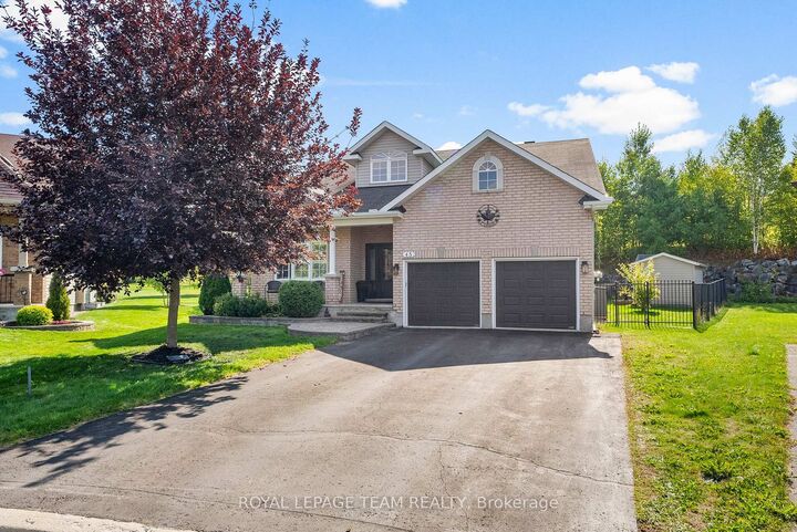 Property Photo: 45 Edward Vince Evans Court ON K7S 0K5