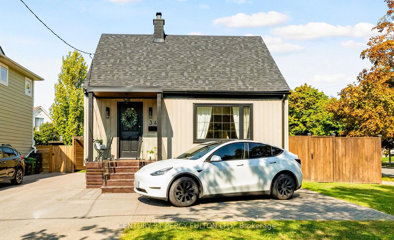 Photo de la propriété: 34 Topham Road ON M4B 3K2