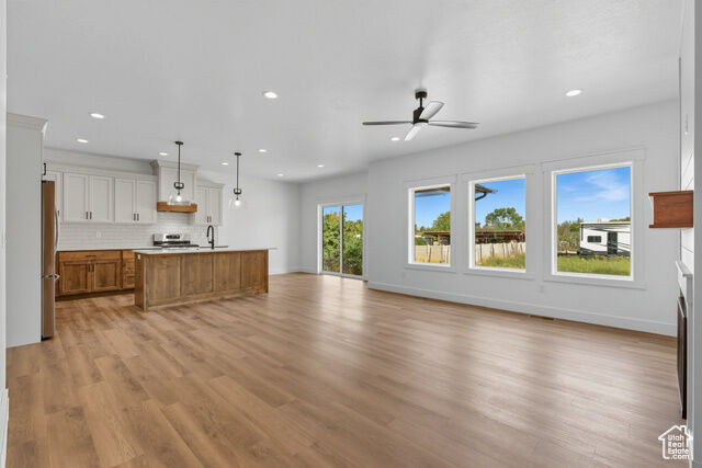 Property Photo: 359 E 700 N UT 84648