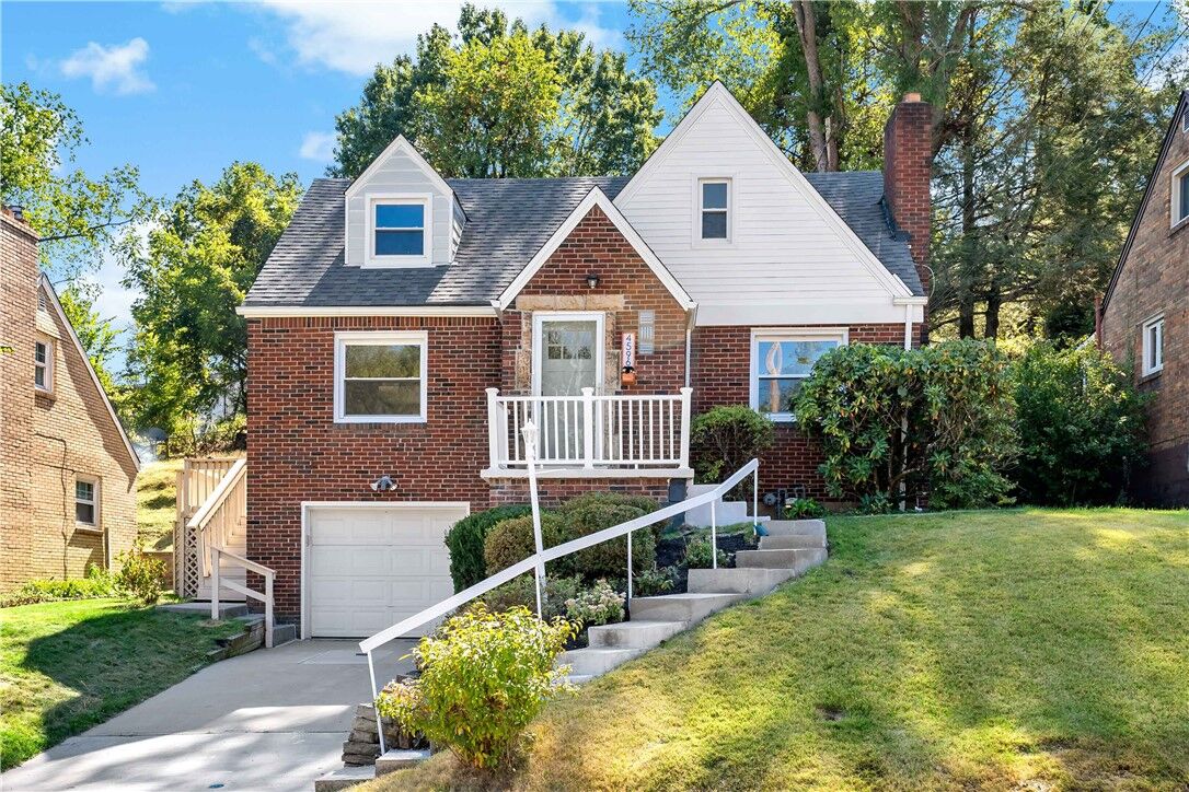 Property Photo:  4596 Echo Glen Dr  PA 15236 