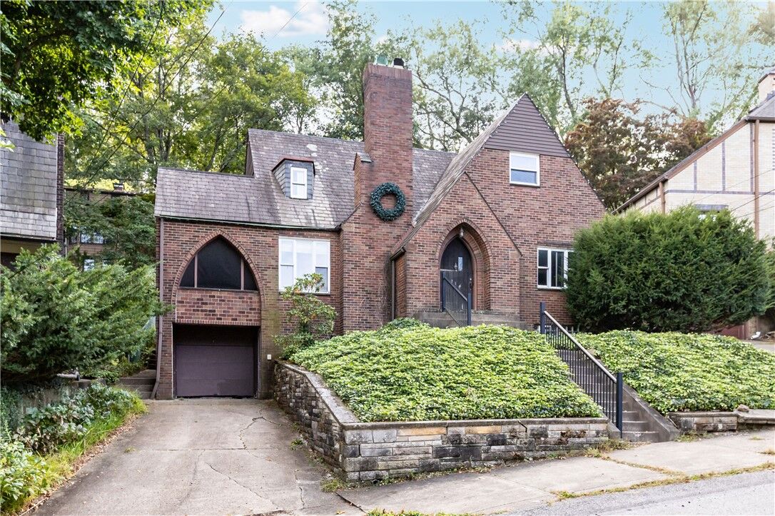 Property Photo:  714 Cascade Rd  PA 15221 