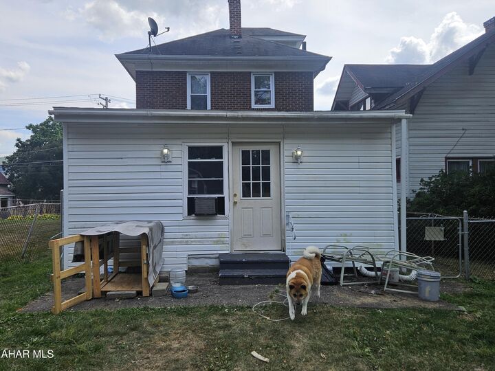 Property Photo:  2022 Pine Avenue  PA 16601 