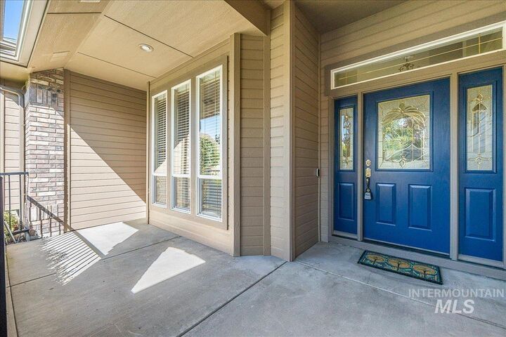 Property Photo: 2200 E Mackay Ct ID 83642-6798